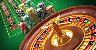 Antarmuka aplikasi halobet menampilkan pasar Liga 1, live-dealer blackjack, dan slot Aviator