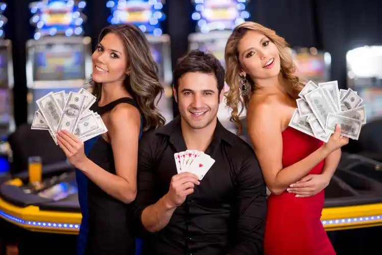 Koleksi permainan di halobet termasuk slot, live dealer, dan sportsbook